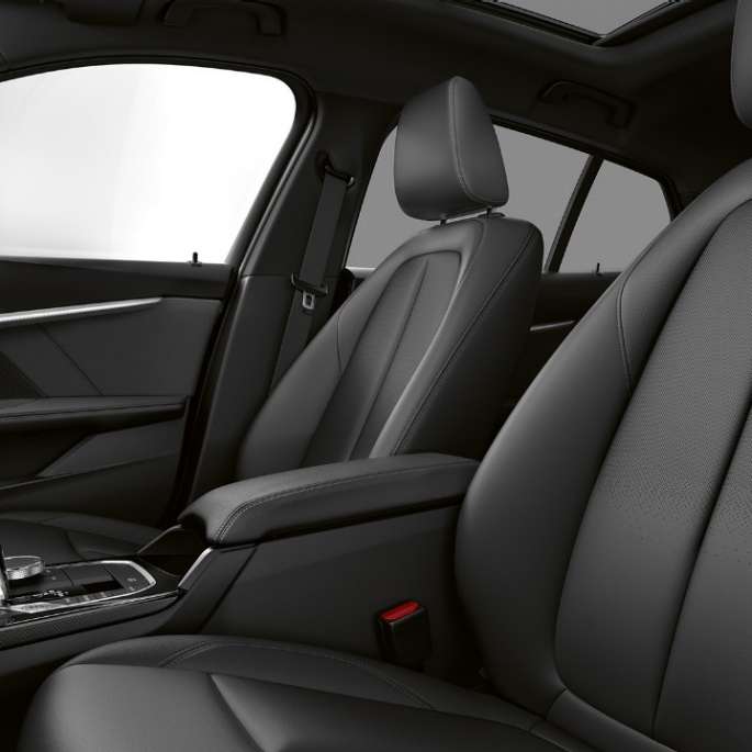 Scaune din piele Dakota. Imagine cu interiorul BMW Seria 1 Model Luxury Line cu scaune din piele Dakota.