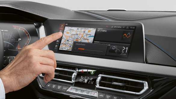 „BMW Gesture Control”. Imagine cu BMW Seria 1 cu „BMW Gesture Control”.