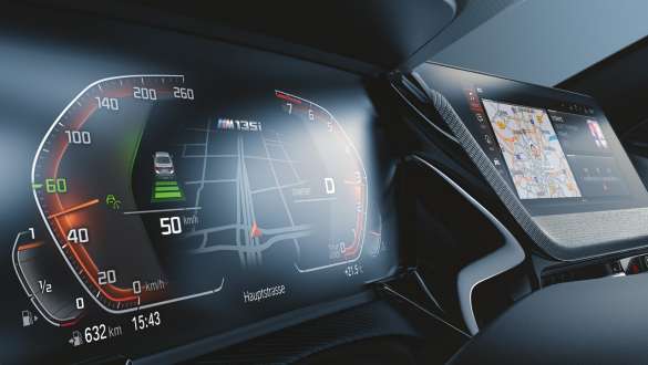 „BMW Live Cockpit Professional”. Imagine cu combinaţia de afişaje a „BMW Live Cockpit Professional” din noul BMW Seria 1.