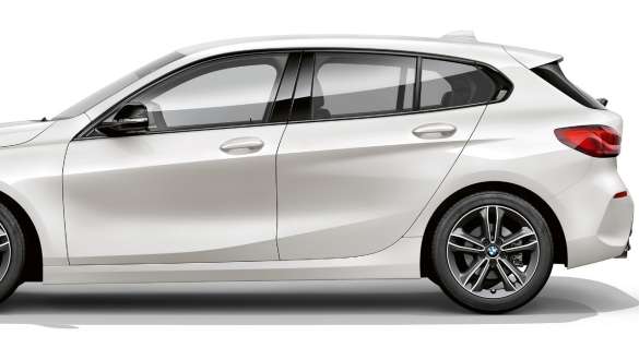 Pachet BMW Individual Shadow Line lucios. Imagine cu BMW Seria 1 Model Sport Line cu pachet BMW Individual Shadow Line lucios.