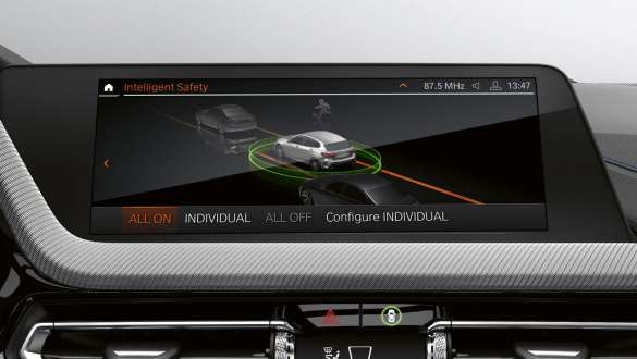 BMW Seria 1, Driving Assistant BMW Seria 1, Control Display cu sistemul inteligent de asistenţă Driving Assistant