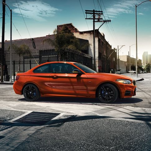 Imagine din lateral cu BMW Seria 2 Coupé Imagine din lateral cu BMW Seria 2 Coupé
