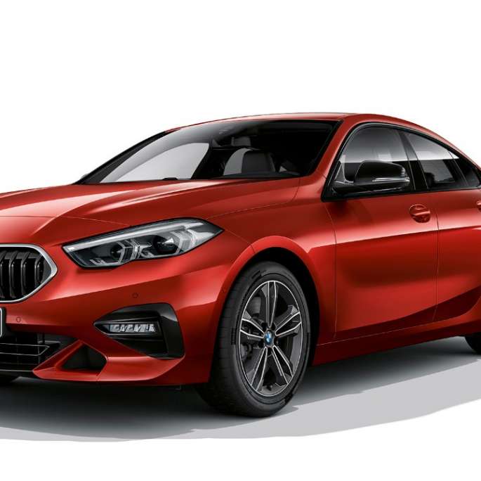 Grila radiatorului BMW a BMW Seria 2 Gran Coupé, Model Sport Line Grila radiatorului BMW cu ramă cromată a BMW Seria 2 Gran Coupé, Model Sport Line, în Roşu Melbourne, F44
