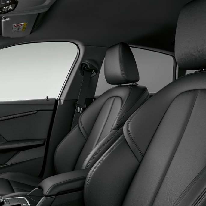 Scaune sport în antracit ale BMW Seria 2 Gran Coupé, Model Sport Line Scaune sport în antracit ale BMW Seria 2 Gran Coupé, Model Sport Line, în Roşu Melbourne, F44