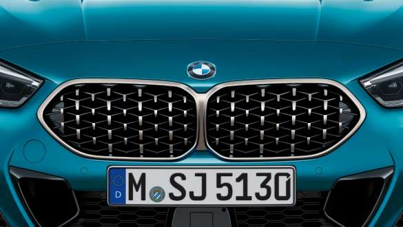 Grila radiatorului BMW cu design „Mesh” a BMW Seria 2 Gran Coupé Grila radiatorului BMW cu design „Mesh” a BMW Seria 2 Gran Coupé, în Albastru Snapper Rocks metalizat, F44
