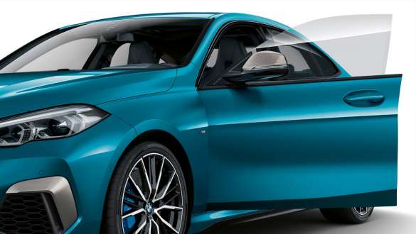 Portierele fără cadru ale BMW Seria 2 Gran Coupé Portierele fără cadru ale BMW Seria 2 Gran Coupé în Albastru Snapper Rocks