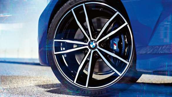 BMW Seria 3 Sedan (G20), frâne M Sport. Imagine în detaliu a roţii BMW Seria 3 Sedan (G20), cu frâne M Sport.