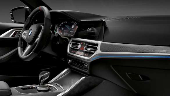 Ornamentele interioare M Performance din fibră de carbon ale BMW Seria 4 Cabriolet Ornamentele interioare M Performance din fibră de carbon ale BMW Seria 4 Cabriolet G23 2020
