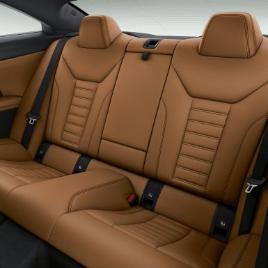 Scaunele sport ale BMW Seria 4 Coupé, G22 Imagine cu interiorul BMW Seria 4 Coupé, G22, 2020, cu scaune sport