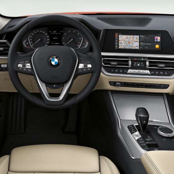BMW Seria 4 Coupé, G22, 2020, cu echipamente de bază Interiorul BMW Seria 4 Coupé, G22, 2020, cu echipamente de bază