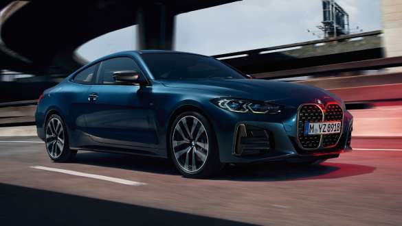 xDrive al BMW Seria 4 Coupé, G22, 2020 Logoul „xDrive” al BMW Seria 4 Coupé, G22, 2020