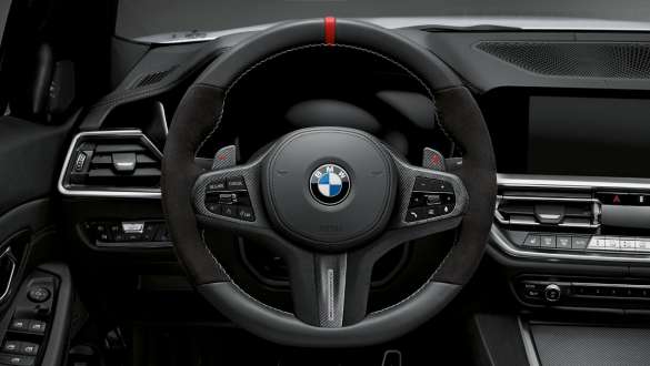 Volanul M Performance al BMW Seria 4 Coupé G22 2020 Imagine în prim plan cu volanul M Performance al BMW Seria 4 Coupé G22 2020