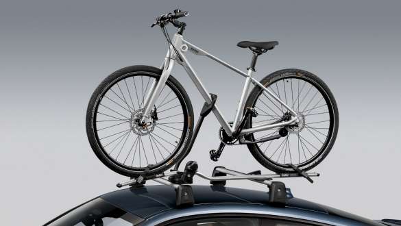 Suportul pentru biciclete BMW cu montare în spate Pro 2.0 pentru BMW Seria 4 Coupé G22 2020 Imagine în prim plan cu suportul pentru biciclete BMW cu montare în spate Pro 2.0 pentru BMW Seria 4 Coupé G22 2020