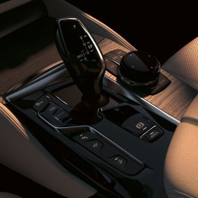 Elementele de control ale BMW Seria 6 Gran Turismo, G32, 2020 Imagine cu elementele de control ale BMW 640i xDrive Gran Turismo, G32, 2020