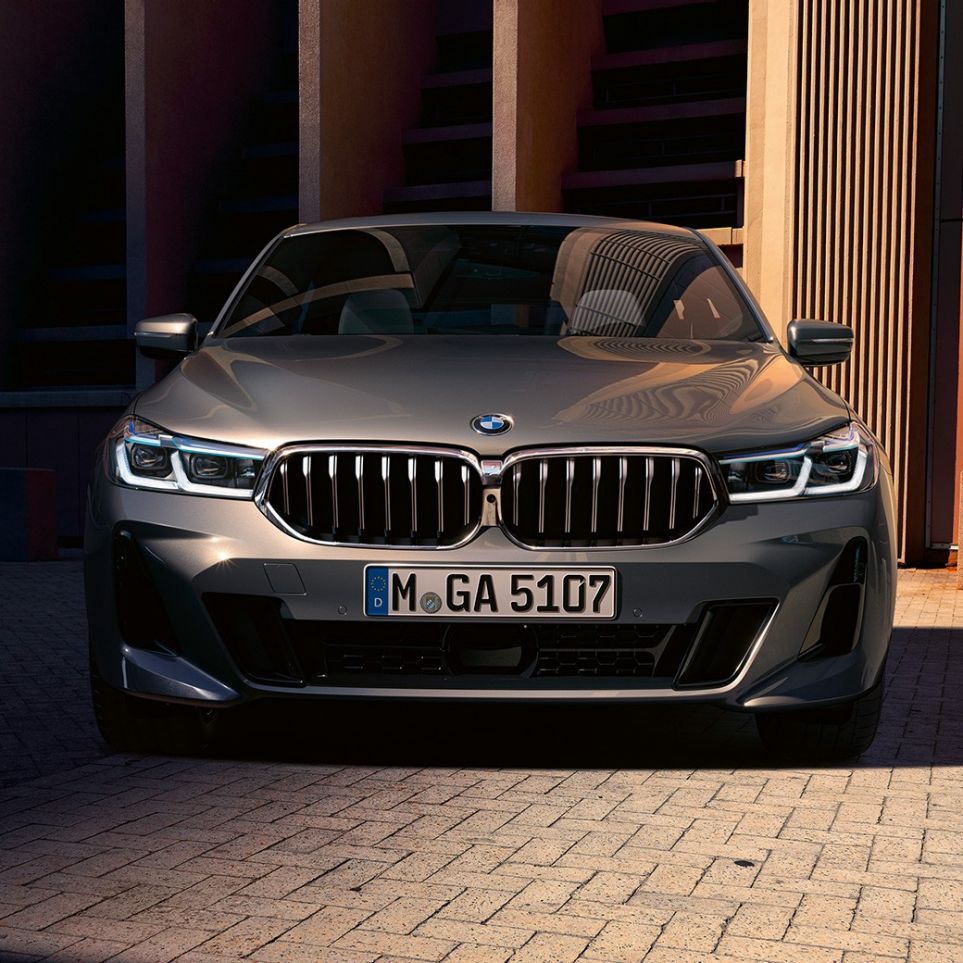 Partea frontală a BMW Seria 6 Gran Turismo, G32, 2020 Imagine cu designul părţii frontale a BMW 640i xDrive Gran Turismo, G32, 2020, în Gri Bernina