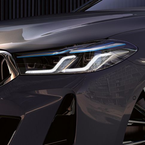 Farurile BMW Laserlight ale BMW Seria 6 Gran Turismo, G32, 2020 Imagine în prim plan cu farurile BMW Laserlight ale BMW 640i xDrive Gran Turismo, G32, 2020, în Gri Bernina