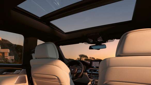 Trapa panoramică a BMW Seria 6 Gran Turismo, G32, 2020 Imagine cu trapa panoramică a BMW 640i xDrive Gran Turismo, G32, 2020