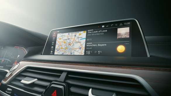 Sistemul de operare BMW 7.0 al BMW Seria 7 Sedan Afişajul cu sistemul de operare BMW 7.0 al BMW Seria 7 Sedan