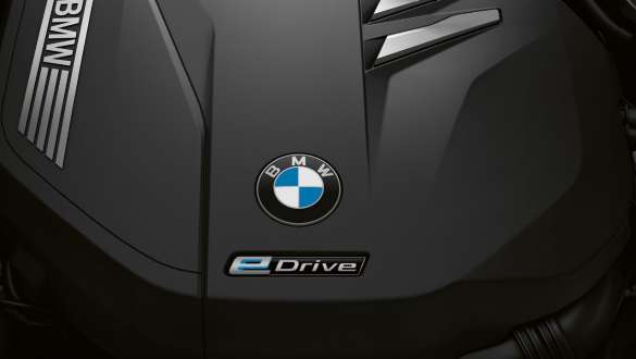 Motorul electric al BMW Seria 7 Sedan Imagine în prim-plan cu motorul electrical BMW Seria 7 Sedan