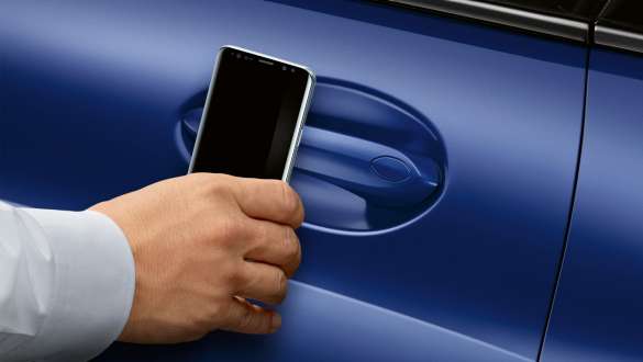 BMW Digital Key, BMW Seria 8 Coupé M, Albastru Portimao