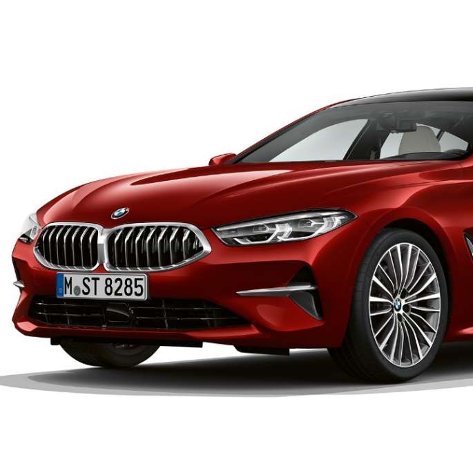 Imagine cu trei sferturi din partea frontală a modelui de bază Imagine cu trei sferturi din partea frontală a modelui de bază BMW Seria 8 Gran Coupé