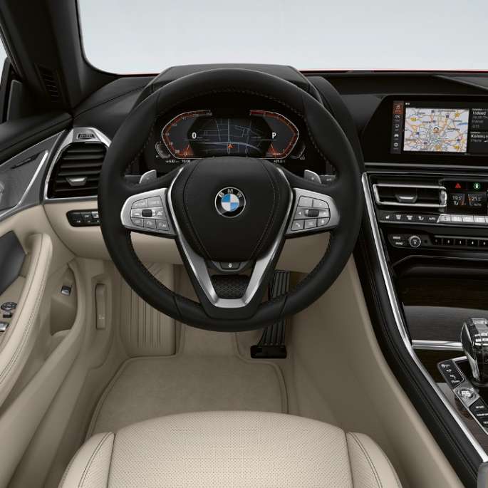 Habitaclul modelului de bază Imagine cu habitaclul modelului de bază BMW Seria 8 Gran Coupé
