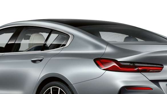 Montantul C cu design stil muchie Imagine cu montantul C cu design stil muchie al BMW Seria 8 Gran Coupé