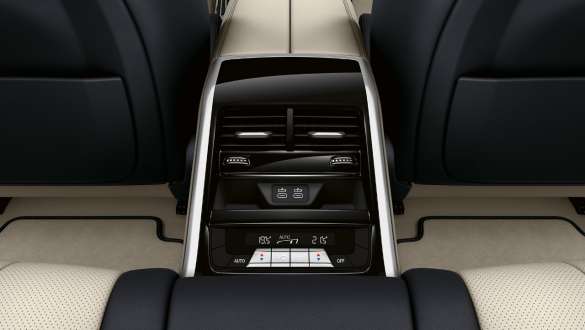 Aer condiţionat automat, controlat pe 4 zone Imagine cu aerul condiţionat automat, controlat pe 4 zone, al BMW Seria 8 Gran Coupé