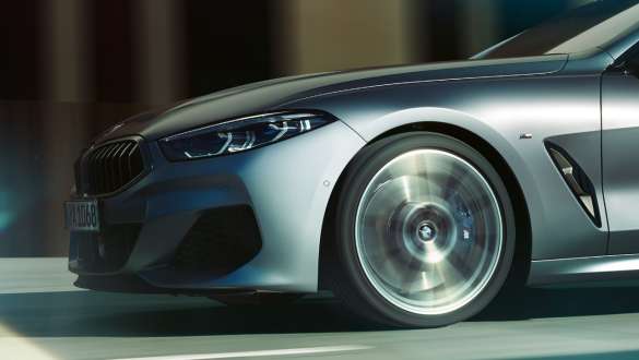 Direcţie integrală adaptivă Imagine cu direcţia integrală adaptivă a BMW Seria 8 Gran Coupé