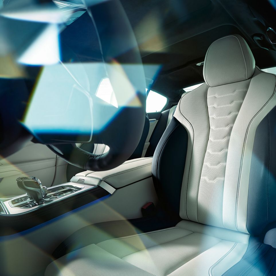 Designul tapiţeriei din interior Imagine cu designul tapiţeriei din interiorul BMW Seria 8 Gran Coupé
