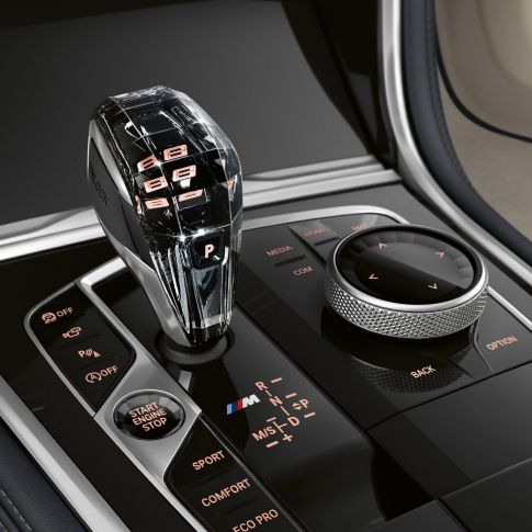 Aplicaţii din sticlă „Crafted Clarity” Imagine cu aplicaţiile din sticlă „Crafted Clarity” ale BMW Seria 8 Gran Coupé