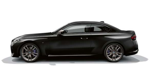 Imagine din partea laterală cu BMW M240i xDrive Coupé G42 2021 Imagine din partea laterală cu BMW M240i xDrive Coupé G42 2021, în Negru Sapphire