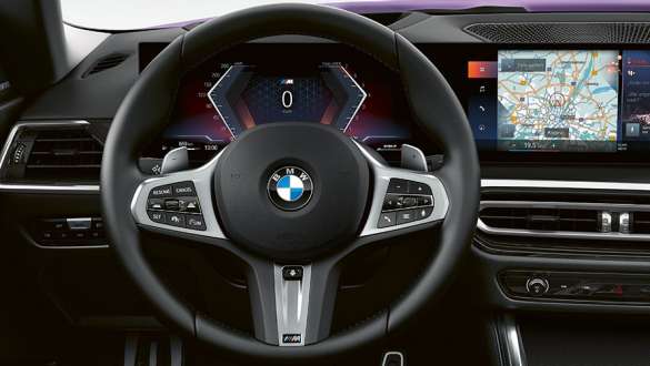 Volanul M îmbrăcat în piele al BMW M240i xDrive Coupé G42 2021 Volanul M îmbrăcat în piele al BMW M240i xDrive Coupé G42 2021