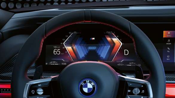 M Sport Boost BMW M760e xDrive Sedan Volan M şi afişaj curbat BMW M760e xDrive Sedan
