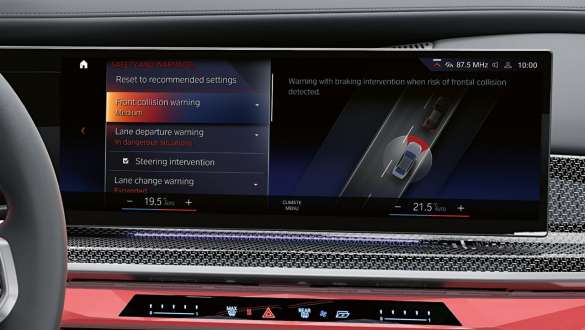 BMW M760e xDrive Sedan BMW M760e xDrive Sedan