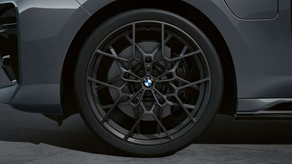 Jante M Performance forjate Cross-spoke de 22”, tip 912 M, BMW M760e xDrive Sedan Jante M Performance forjate Cross-spoke de 22”, tip 912 M, Gri Gunmetal, BMW M760e xDrive Sedan