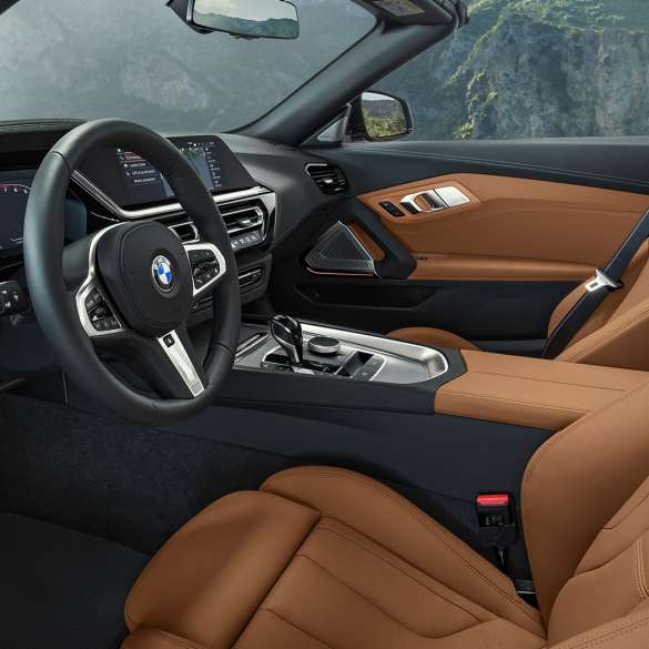 Interiorul BMW Z4 M40i, G29 Imagine din interior cu volanul BMW Z4 M40i Roadster, G29, 2019