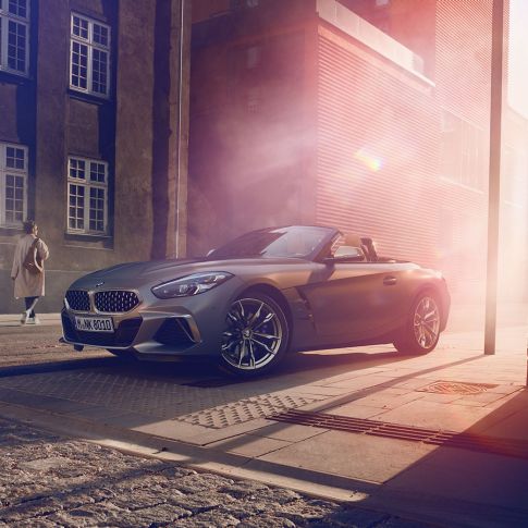 Imagine cu trei sferturi din partea frontală a BMW Z4 M40i, G29 Imagine cu trei sferturi din partea frontală a BMW Z4 M40i Roadster Cabriolet, G29, 2019, în Gri Frozen metalizat de la BMW Individual