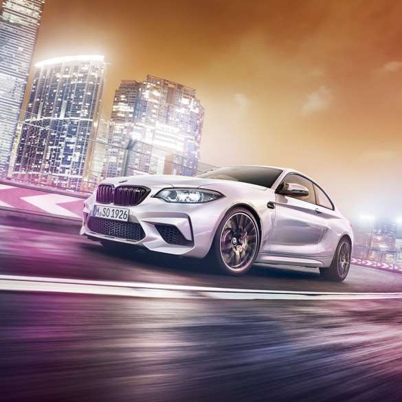 Designul exterior al BMW M2 Competition, F87 Imagine cu trei sferturi din partea frontală a BMW M2 Competition, F87, 2018, în Argintiu Hockenheim metalizat