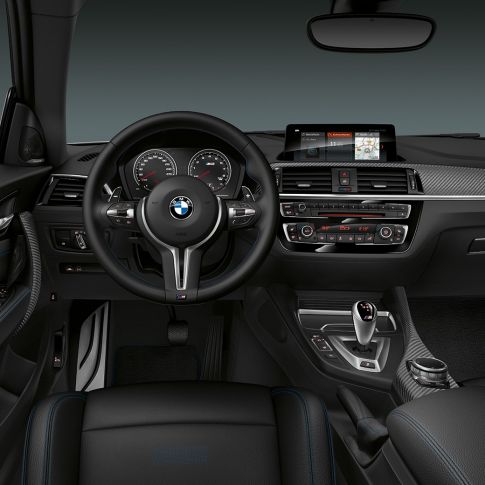Habitaclul BMW M2 Competition, F87 Imagine din interior cu habitaclul BMW M2 Competition, F87, 2018, în Argintiu Hockenheim metalizat