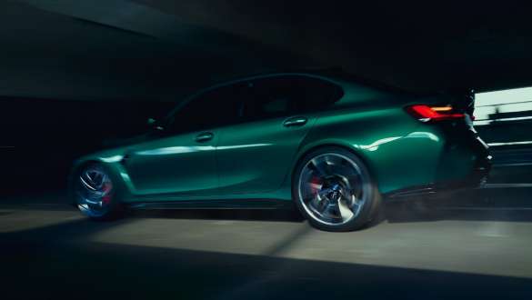 Suspensia specifică M a BMW M3 Sedan G80 2020 Imagine cu partea laterală a suspensiei specifice M a BMW M3 Sedan G80 2020 în Verde Isle of Man