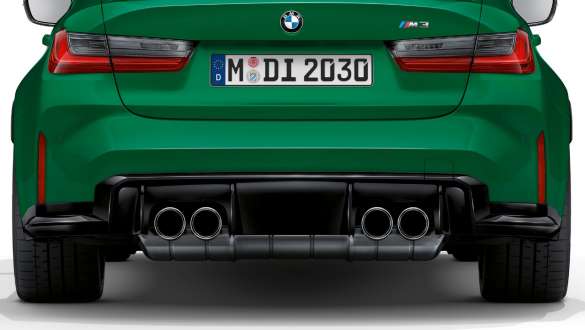 Finisajele cromate ale ţevilor de eşapament ale BMW M3 Sedan G80 2020 Imagine din partea din spate cu finisajele cromate ale ţevilor de eşapament ale BMW M3 Sedan G80 2020