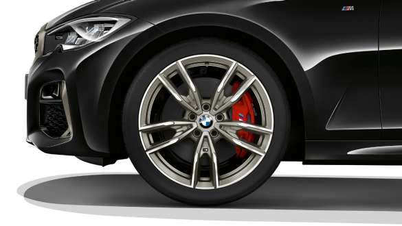 Jante M din aliaj uşor de 19”, tip 792 M, bicolore ale BMW M340i xDrive Sedan G20 2020 Imagine în prim plan cu jantele M din aliaj uşor de 19”, tip 792 M, bicolore ale BMW M340i xDrive Sedan G20 2020