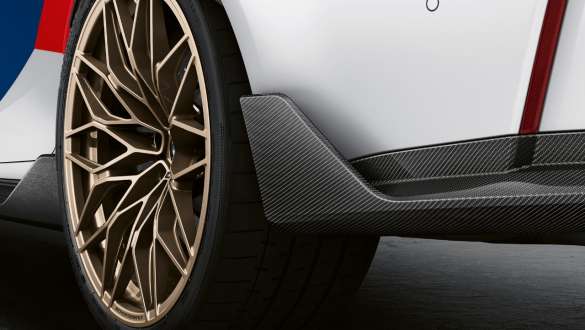 Aripa spate M Performance din fibră de carbon pentru BMW M4 Coupé G82 2020 Imagine în prim plan cu aripa spate M Performance din fibră de carbon a BMW M4 Coupé G82 2020