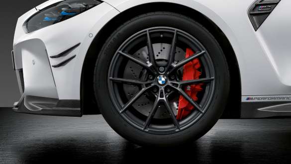 Jante M Performance forjate de 19”/20”, tip 963 M ale BMW M4 Coupé G82 2020 Imagine în prim plan cu jantele M Performance forjate de 19”/20”, tip 963 M ale BMW M4 Coupé G82 2020