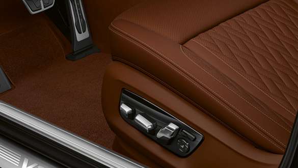 Scaune faţă confort cu reglare electrică Scaunele faţă confort cu reglare electrică ale BMW M760Li xDrive Sedan