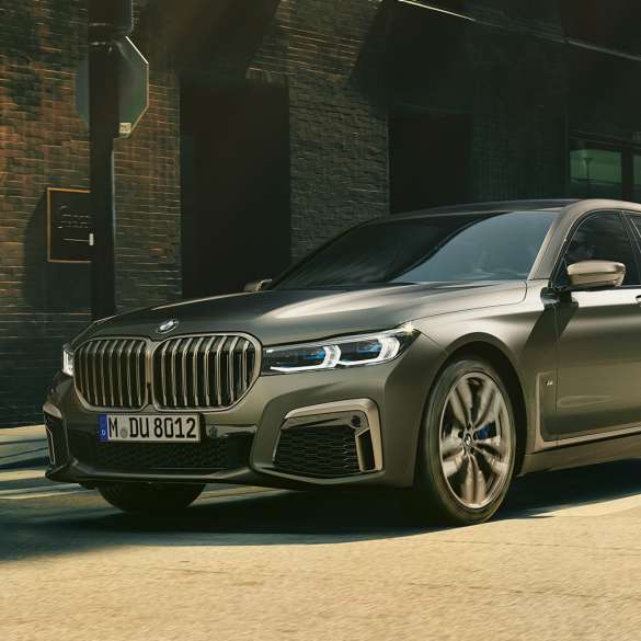 Design exterior Designul exterior al BMW M760Li xDrive Sedan