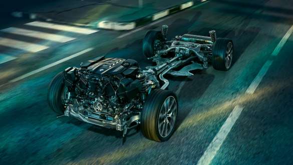 Suspensie M adaptivă. Imagine cu BMW M850i xDrive Coupé cu suspensie M adaptivă.