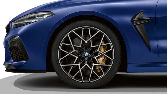 Jante M din aliaj uşor de 20”, tip 813 M. Imagine cu BMW M8 Competition Coupé cu jante M din aliaj uşor de 20”, tip 813 M.