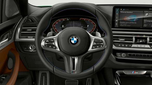 Volanul M îmbrăcat în piele al unui BMW X3 M40i M40d G01 LCI Facelift 2021 Volanul M îmbrăcat în piele al unui BMW X3 M40i M40d G01 LCI Facelift 2021